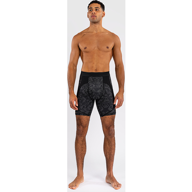 Venum x Ilia Topuria Unmatched Vale Tudo Shorts Svart Guld