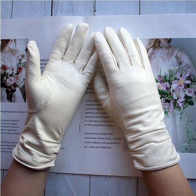 (8, milky) Sheepskin Leather Gloves Women's Fashion Elastic Style Velvet Lining to