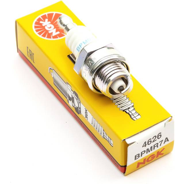 Spark Plug NGK BPMR7A Stihl Chainsaw 009 010 011 012 015 017 018 019T