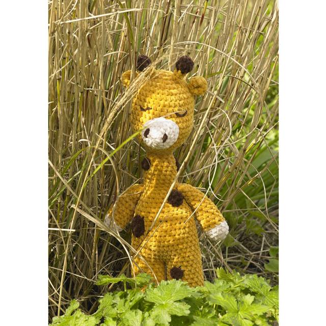 James brett flutterby chunky crochet pattern george giraffe animal toy jb930