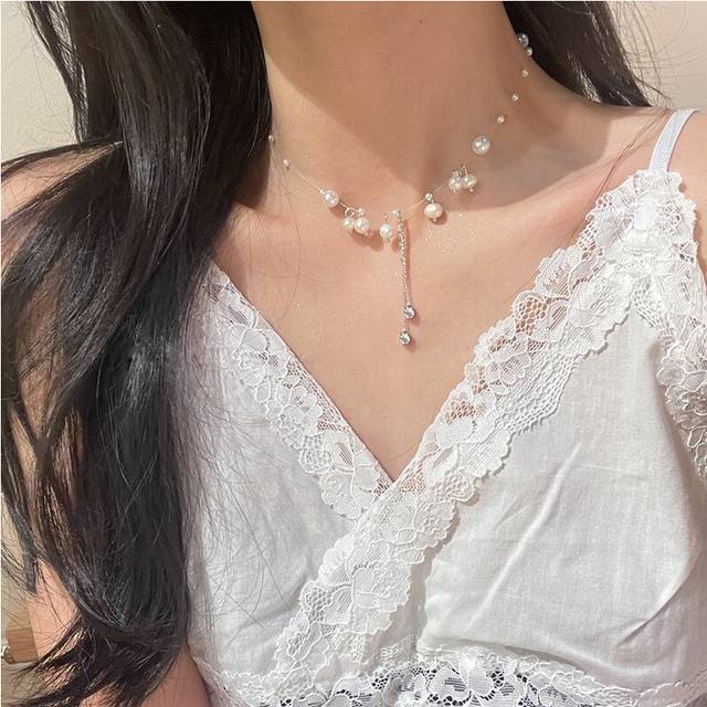 (5634601) Y2K Crystal Butterfly Pendant Necklace Women Light Luxury Fashion Jewelry