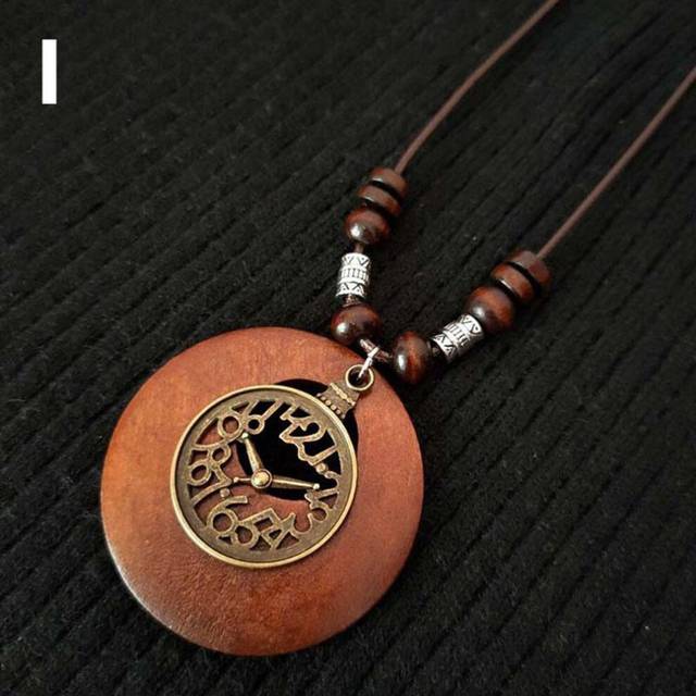 (I) 1PC Leaves Long Chain Choker Beaded Pendant Wooden Necklace Gift Ethnic Style Jewelry Vintage
