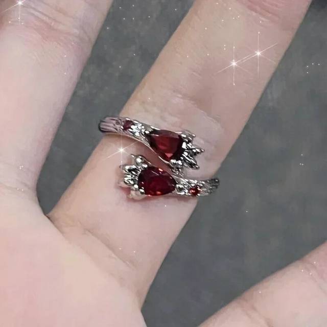 (1) Irregular Red Crystal Glass Heart Aesthetic Rings for Women Y2K Gothic Animal Spider Ring