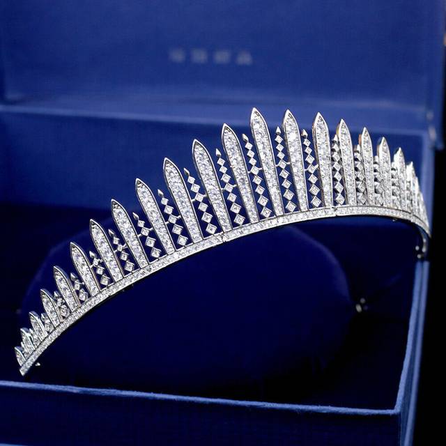 Luxury All CZ Cubic Zirconia Flower Queen Wedding Party Princess Tiara Crown