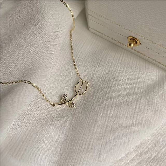 (AY 5659102) Fashion Tulip Drop Pendant Necklace for Women Luxury Shiny Zircon Accessory Clavicle Chain Necklace
