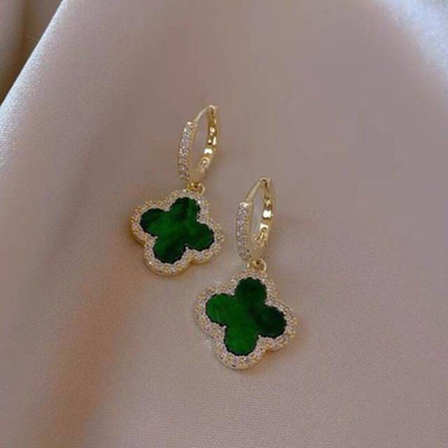 (green) Fashion Luxury Four-leaf Clover Retro Shiny Rhinestone Earrings Net Red Senior Sense Of Ladies Earrings Small Fragrant Wind Ear Buckle