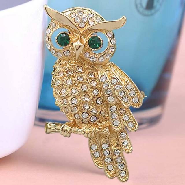 (Beige) Vintage Owl Brooch Corsage Scarf Clip Antique Gold Plated Crystal Parrot Brooches