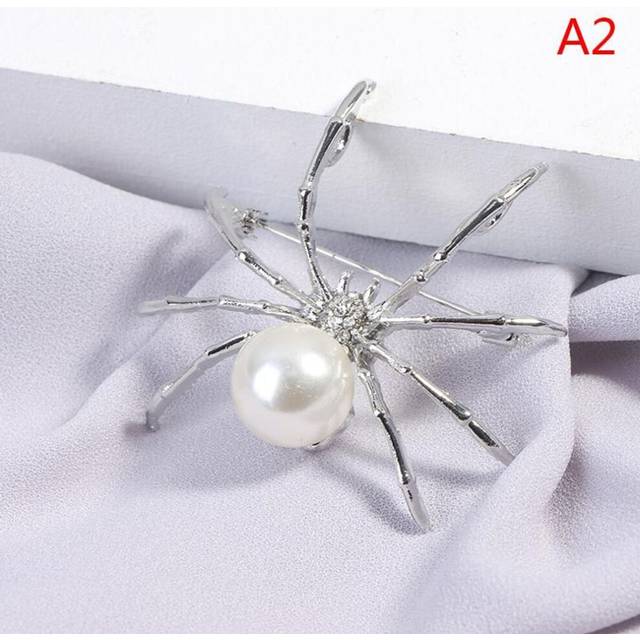 (white) 1pc Spider Brooch Female Corsage Gifts Men Accessories Fashion Jewelry - White