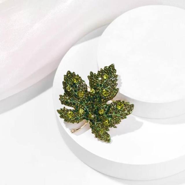 (green) Maple Leaf Brooches For Women Men Elegant Corsage Festival Party Badge Pin Clothing Jewelry Accessories - Green