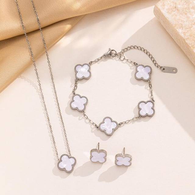 (white) 3pcs Clover Bracelet 13mm Titanium Steel Clover Double Sided Bracelet Necklace Earring Set - White