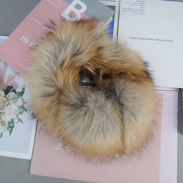 (raccoon fur) 2024 New Women 100% Natural Fox Fur Earmuffs Plush Winter Warm Big Pompoms