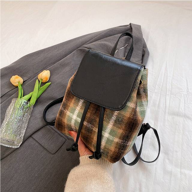 (Green Check) Fashionable 2023 Casual Outdoor Travel Backpack Stylish Student Daypack In Plaid Design
