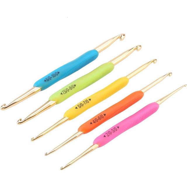 Double End Crochet Hooks Set Include 5 Pcs Golden Aluminum Crochet Hooks Ergonomic Handle Knitting Needles Set for Arthritic Hands Or Any Hand Pain