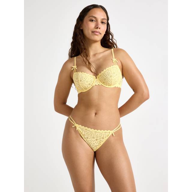 Stringtrosa med broderie anglaise
