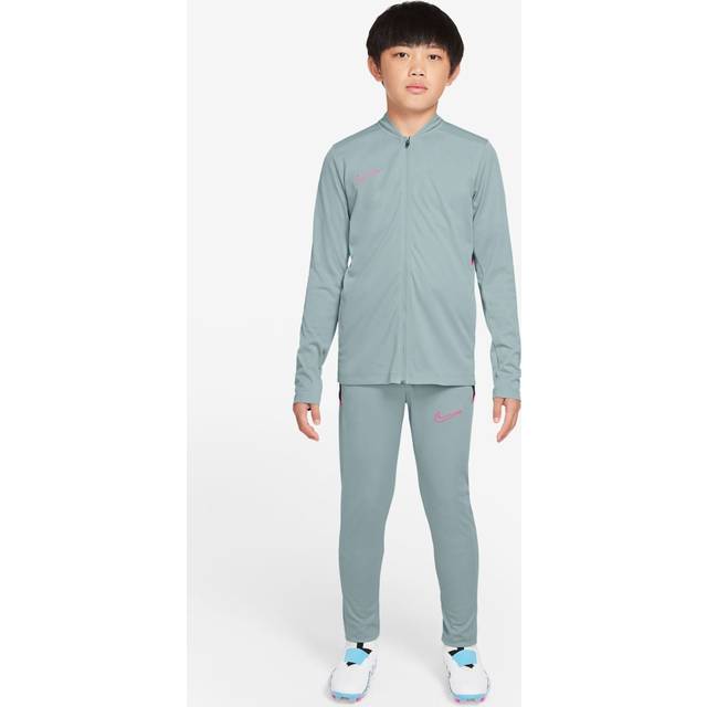 Nike Academy - Gr&#xE5;