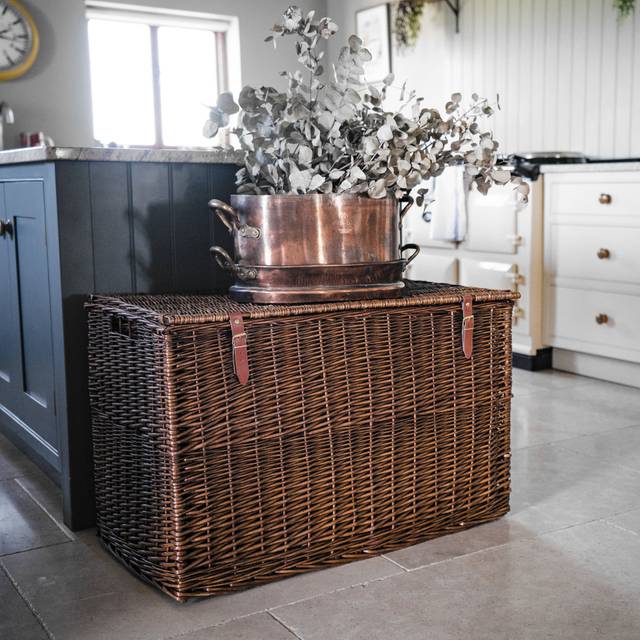 Kalki Extra Large Wicker Storage Trunk Basket with Lid - Distilled Brown (56cm H X 90cm W X 52cm D)