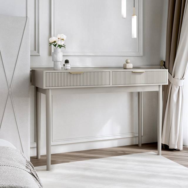 Mocha Dressing Table - Drawers with ribbed front finished. - Brown (79cm H X 115.5cm W X 40cm D)