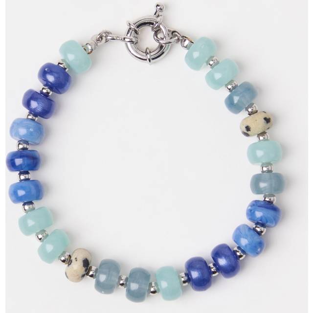 Armband med pärlor