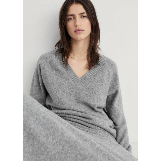 V-neck plain knitted sweater grey - Woman - M - MANGO - Grey