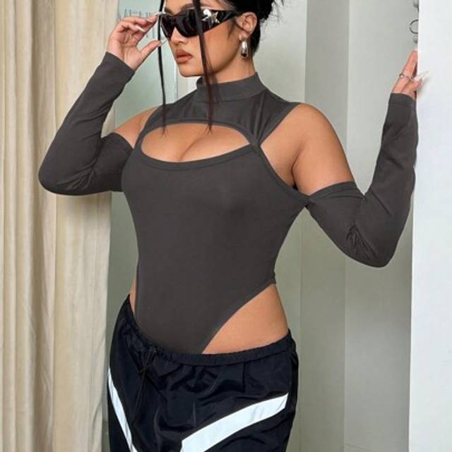 Plus Size Slim Fit Cutout Body med hög slitsärm - Grå (0XL,1XL,2XL,3XL,4XL)