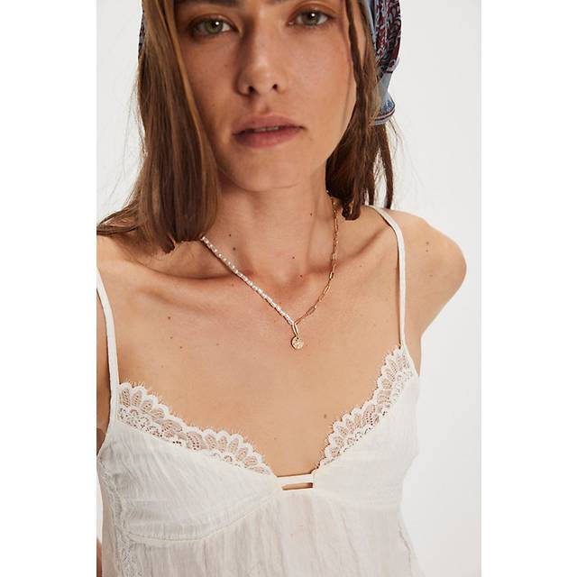 Lilli Pearl & Chain Necklace in Pearl & Gold