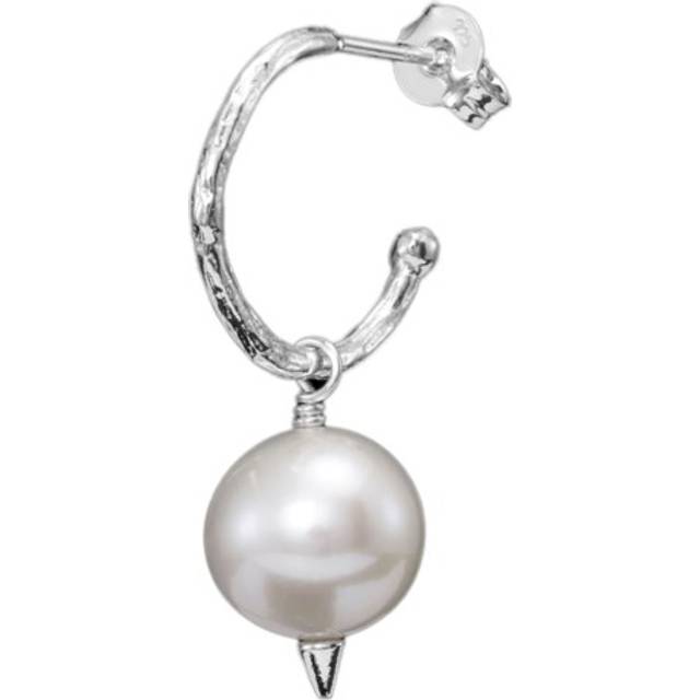 Pierced pearl earring sötvattenspärla silver