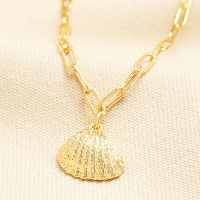 Paperclip Chain Shell Pendant Necklace in Gold - gold - one size