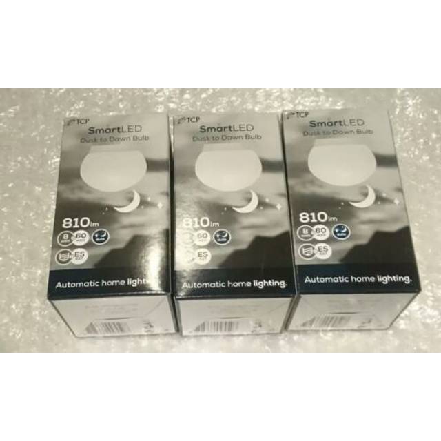 Tcp smart led dusk to till dawn bulb x3 automatic lighting fastp&p security es