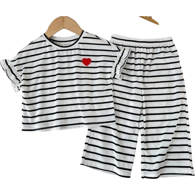 SHEIN Baby Girl Casual And Cute Knitted Heart Pattern Striped Ruffle Short-Sleeved Top And Elastic-Waist Long Pants Suit, Suitable For Summer