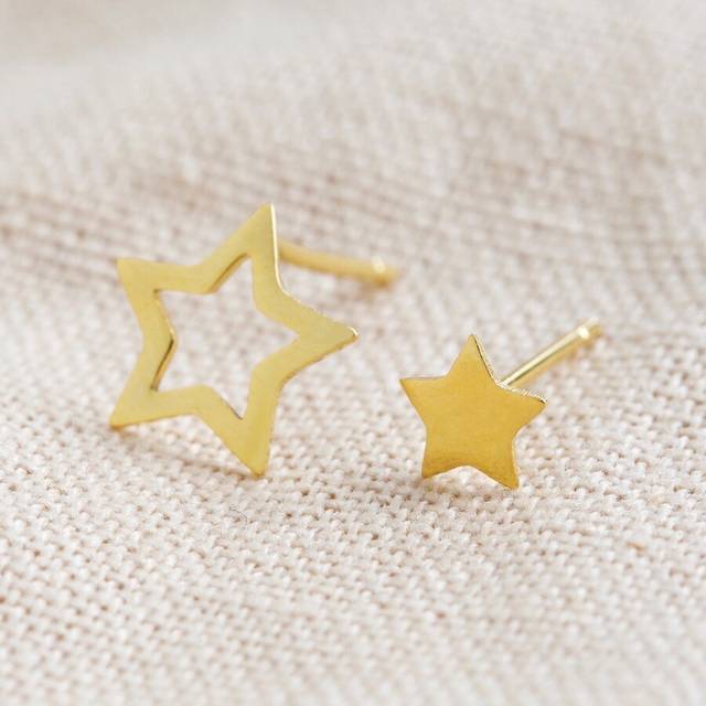 Mismatched Star Stud Earrings in Gold - gold - one size