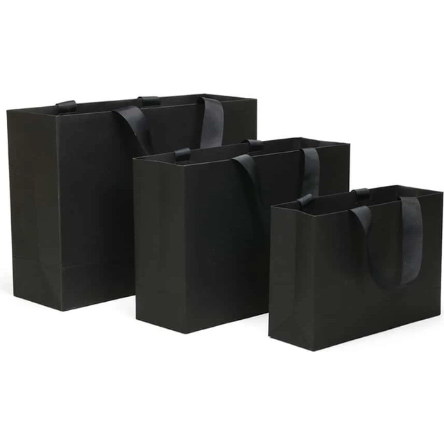 SHEIN 4pcs Black Paper Gift Bag With Twisted Rope Handles, In Small, Medium And Large Sizes, Suitable For Advertising, Gift Wrapping And Clothing Stores Val