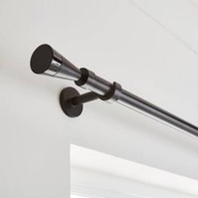 Flute Extendable Metal Eyelet Curtain Pole - Matt Black