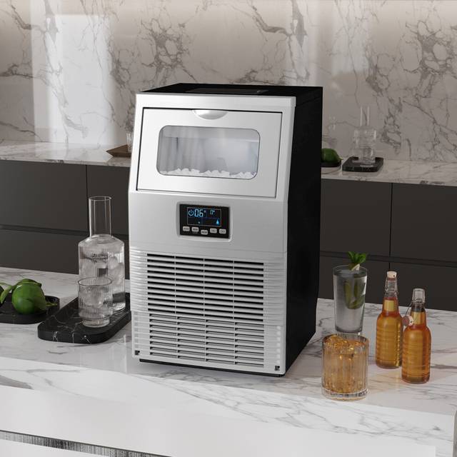 HOMCOM Commercial Ice Maker Machine, Freestanding Industrial Ice Cube Maker with Digital Control, Ice Scoop, Self-cleaning, 4kg Ice Storage, 30kg/24 H