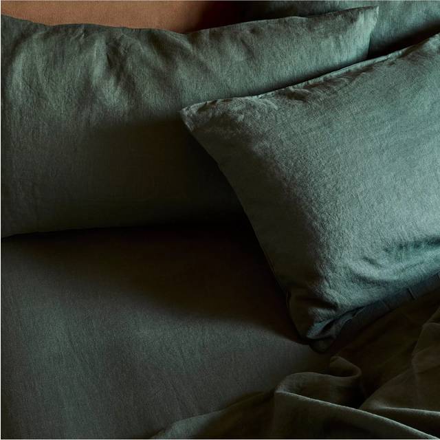 Piglet in Bed Linen Blend Fitted Sheet