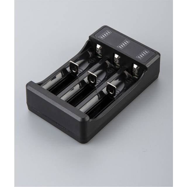 Cyslmuk - 1pc 18650 Charger with Type c Cable, 4.2V Lithium Battery Smart Charger for 14500 26650 18650 Batteries, 3 Slot