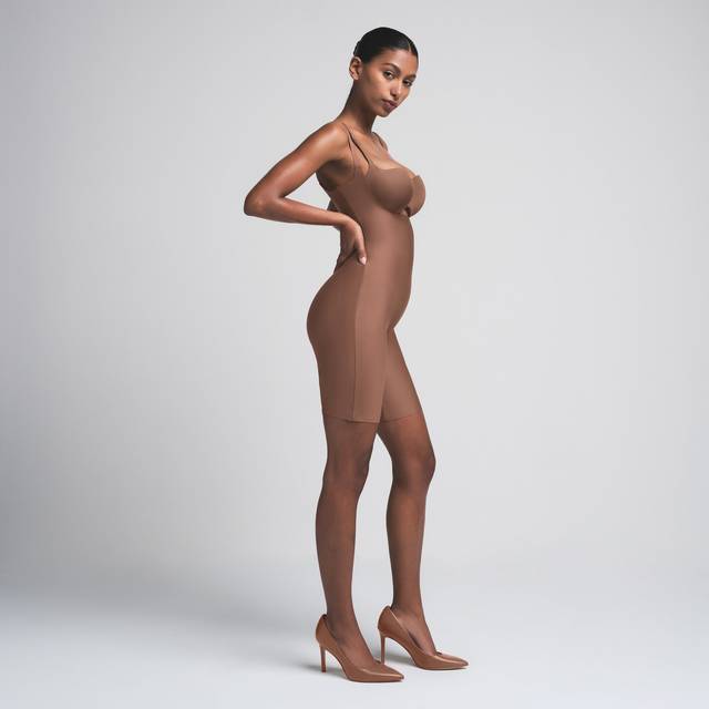 SKIMS Butt Enhancing Open Bust Padded Bodysuit | Medium Neutral | Large | SKIMS Body - Jasper