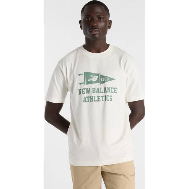 New Balance Men's Varsity Pennant T-Shirt in White Cotton, size X-Small - XS