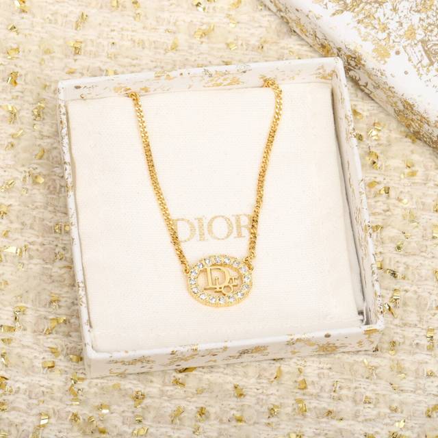Dior Necklaces Fashionable And Classic, Small And Exquisiteï¼Comes Fully Packaged