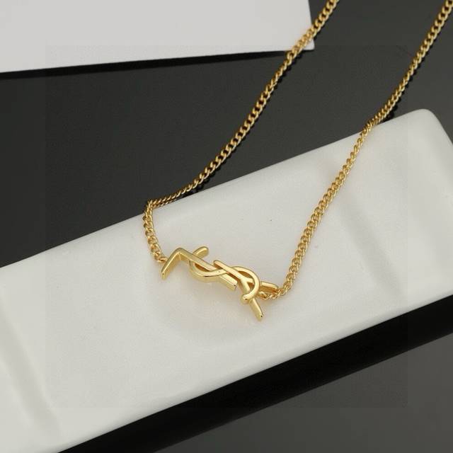 Saint Laurent/YSL Necklaces Fashionable And Exquisite, Simple And Classic,Comes Fully Packaged.