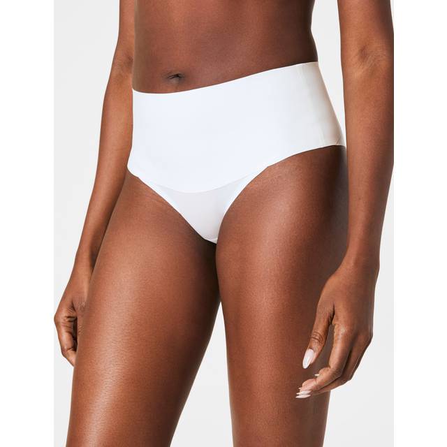 Spanx – Undie-dectable – Pudervita tangatrosor-Naturlig