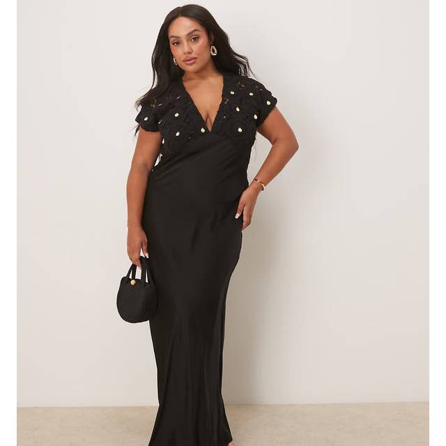 Never Fully Dressed Shell Crochet Knit Top, Black