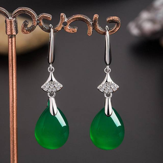 Vintage Natural Emerald Chalcedony Women&#39;s Earrings Green 1pc