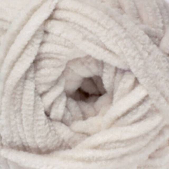 James C. Brett Flutterby Chunky - 28
