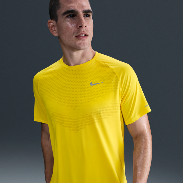 Nike Stride Men's Dri-FIT ADV Short-Sleeve Running Top - Yellow - Polyester - XXL