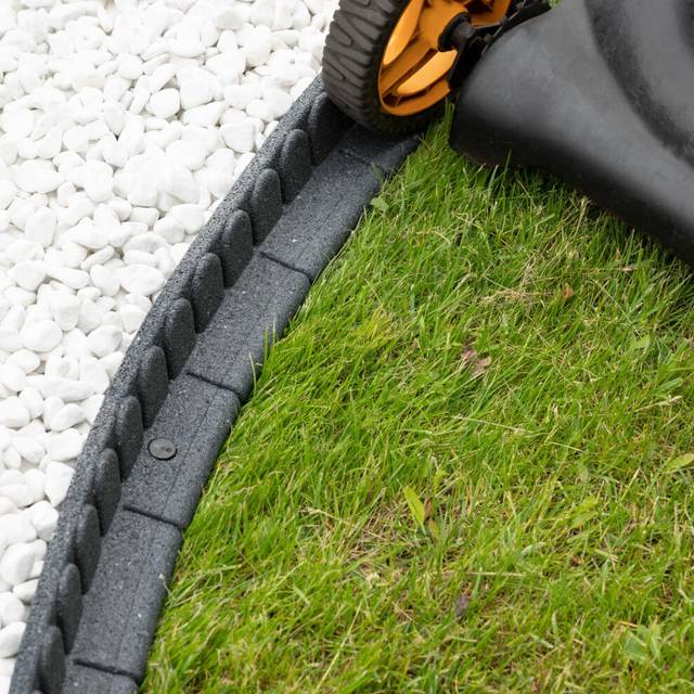 UNIGARDIA Flexible Lawn Edging from Recycled Rubber - Very Sturdy Flower Bed & Grass Lawns Edging - Easy to Use Garden Edging Border - 4 x 1.2 m (4.8