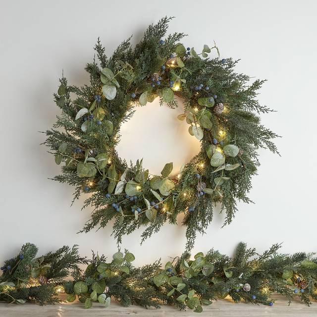 Pre Lit Oversized Berry and Pinecone Christmas Wreath & Garland - Warm White