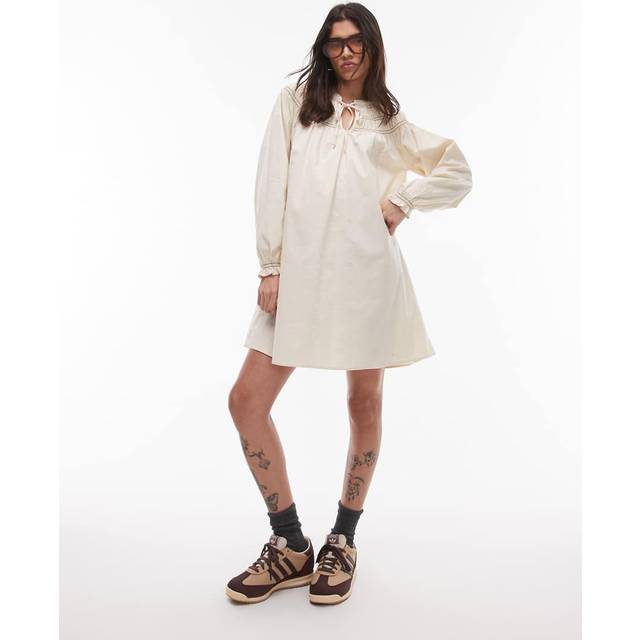 Resume – Cremefärgad smockklänning i enkel boho-stil-Vit/a