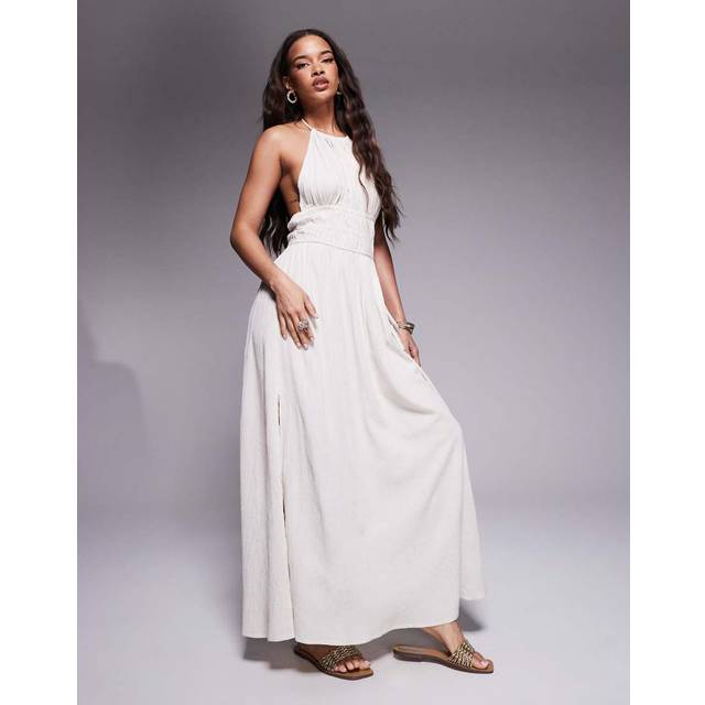 River Island – Ljusbeige, smockad maxiklänning med halterneck-Naturlig