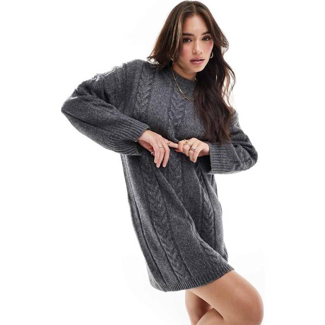 ASOS DESIGN – Mörkgrå, kabelstickad miniklänning med rund halsringning-Grå/a