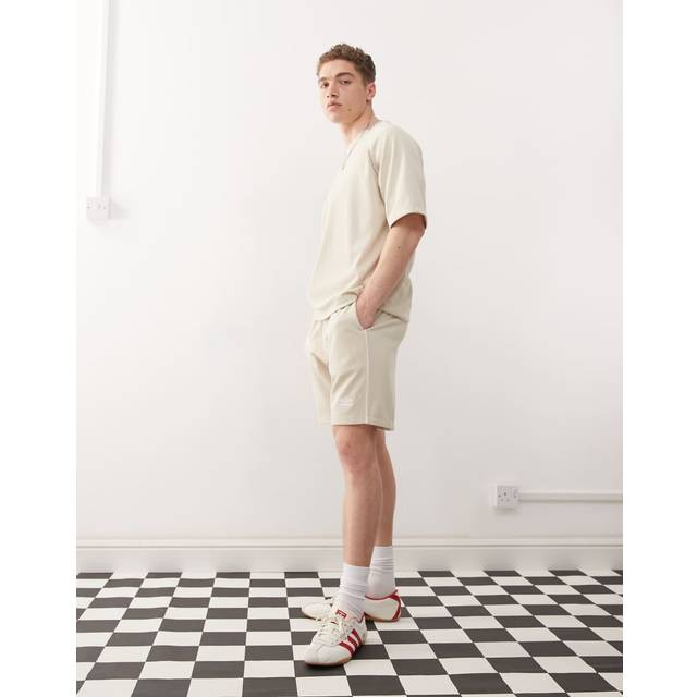 Umbro – Beige shorts i mesh med paneler-Grå/a